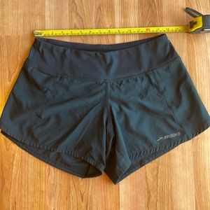 Women’s brooks chaser 5in shorts